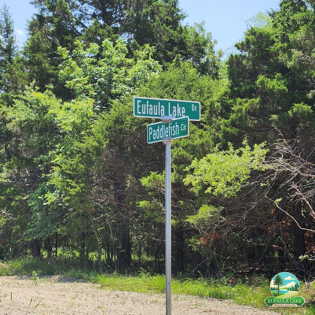 Intersection of Paddlefish Cir