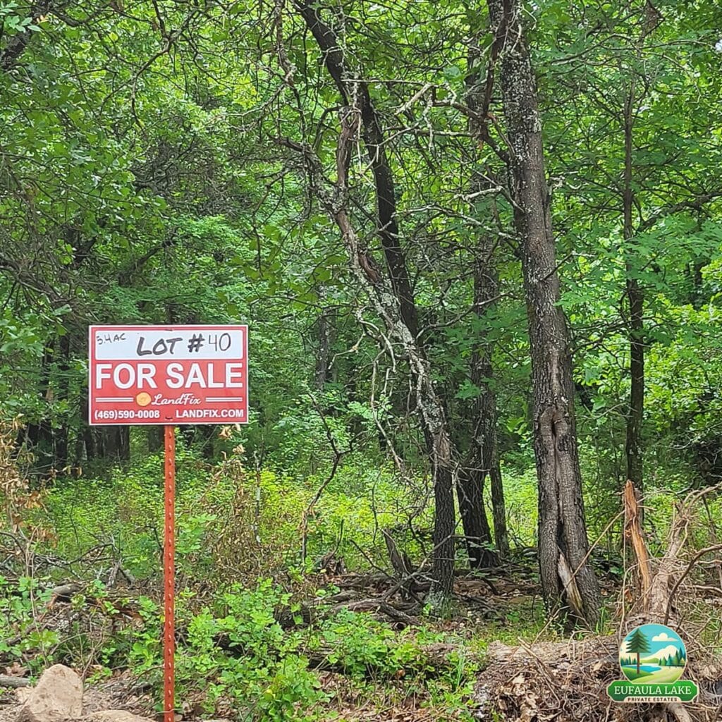 Wooded Backdrop of Lot 40
